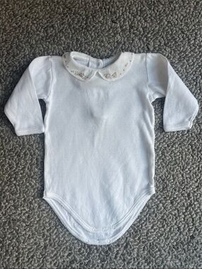 Bonpoint White Long-Sleeve Baby One-Piece with Embroidered Collar